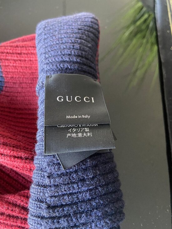 NWOT GUCCI UNISEX BEANIE - NAVY BLUE AND MAROON - O/S main image 6